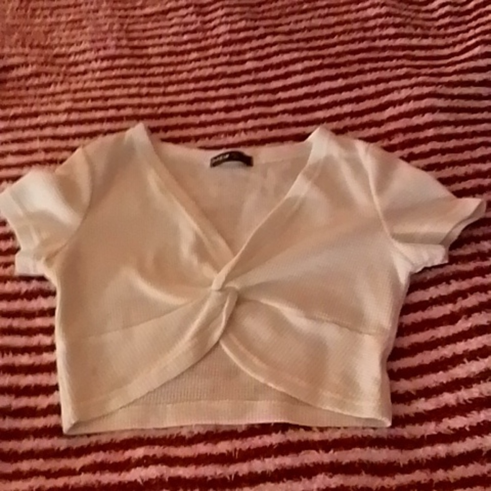 White  fitted crop top